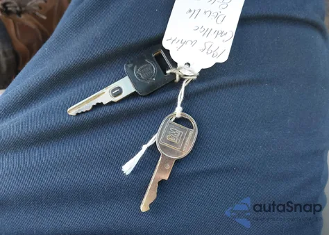 1995 Cadillac Deville z USA, uszkodzony, nr VIN 1G6KD52B0SU294152